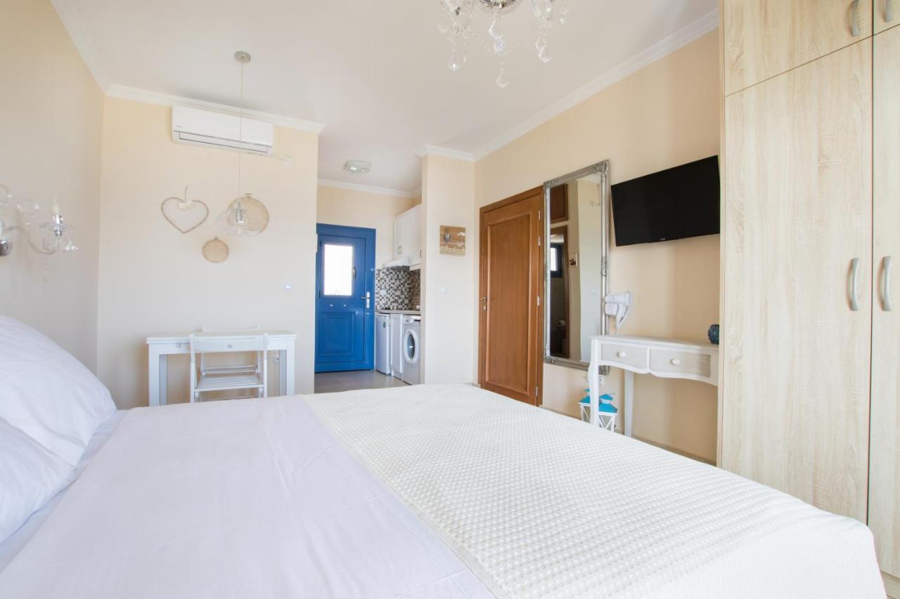 Beachfront Apartments Karpathos Town  Exterior photo