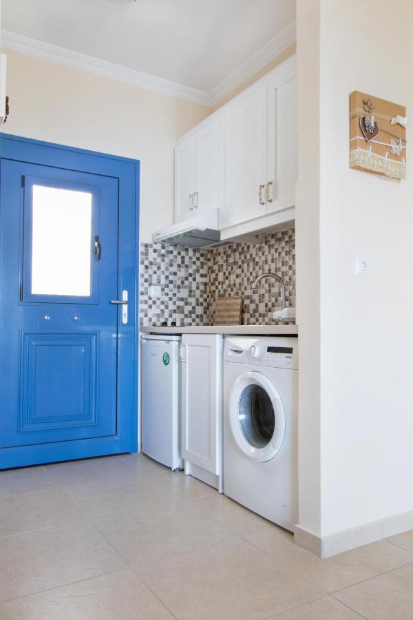 Beachfront Apartments Karpathos Town  Exterior photo